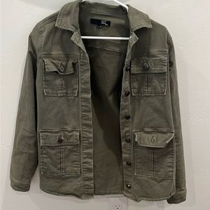 1822 denim jacket in army green! 🌿